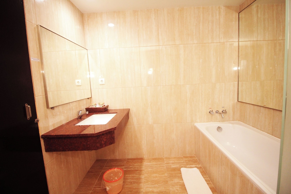 Astoria Hotel (formerly Hanum Hotel) 18/18