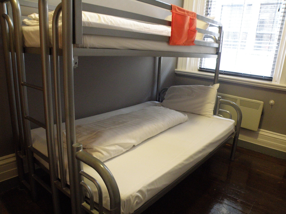 Albatross Hostel 8/28