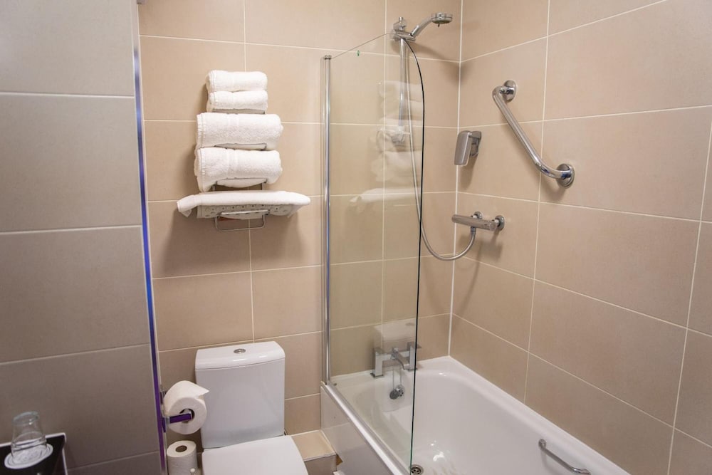 The Lucan Spa Hotel 32/65