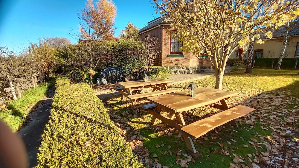 BLAKES MANOR DELORAINE 61/69