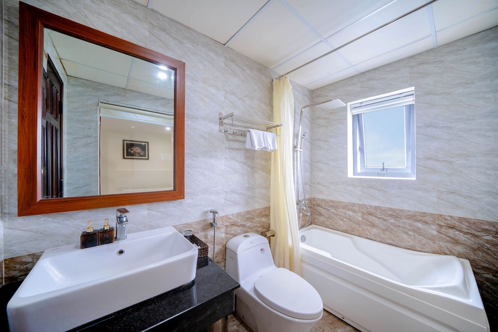 Quoc Cuong Center Hotel 49/49