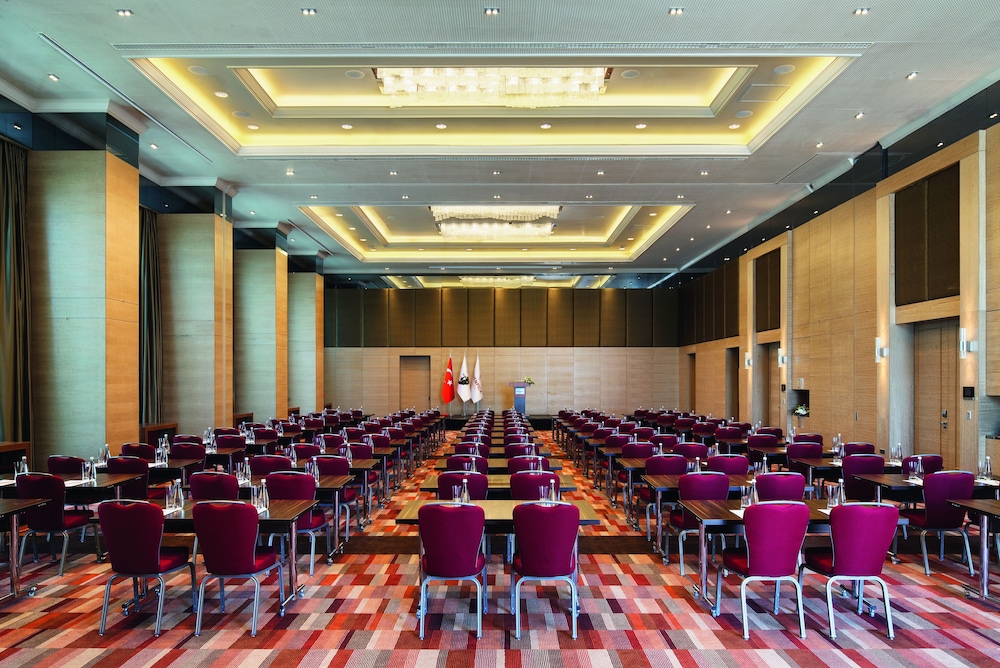 MOVENPICK ANKARA 67/77