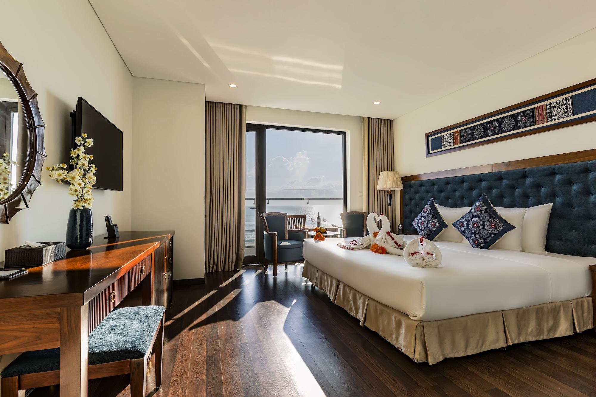 Premier, Double Bed, Ocean Front, Balcony