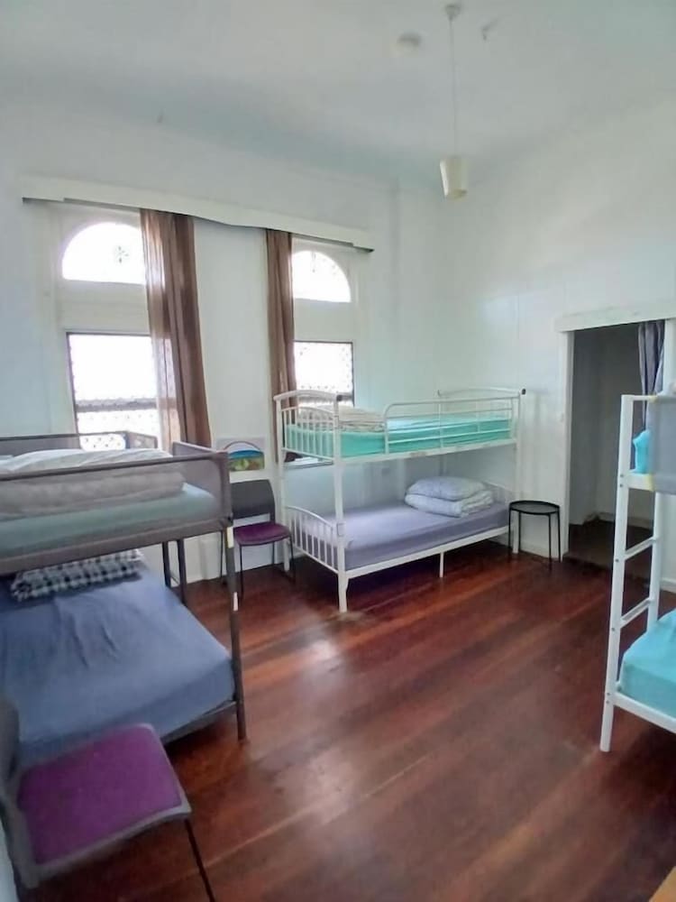 Female Dorm, Female Only, Standard