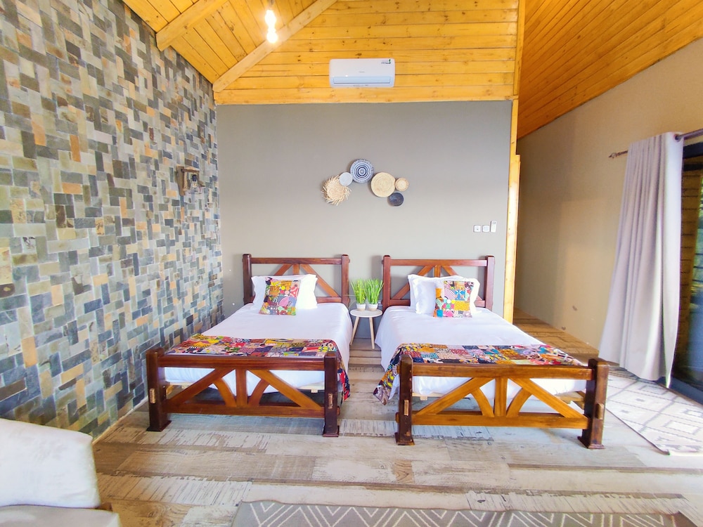 WAG HILL LODGE AND SPA 17/81