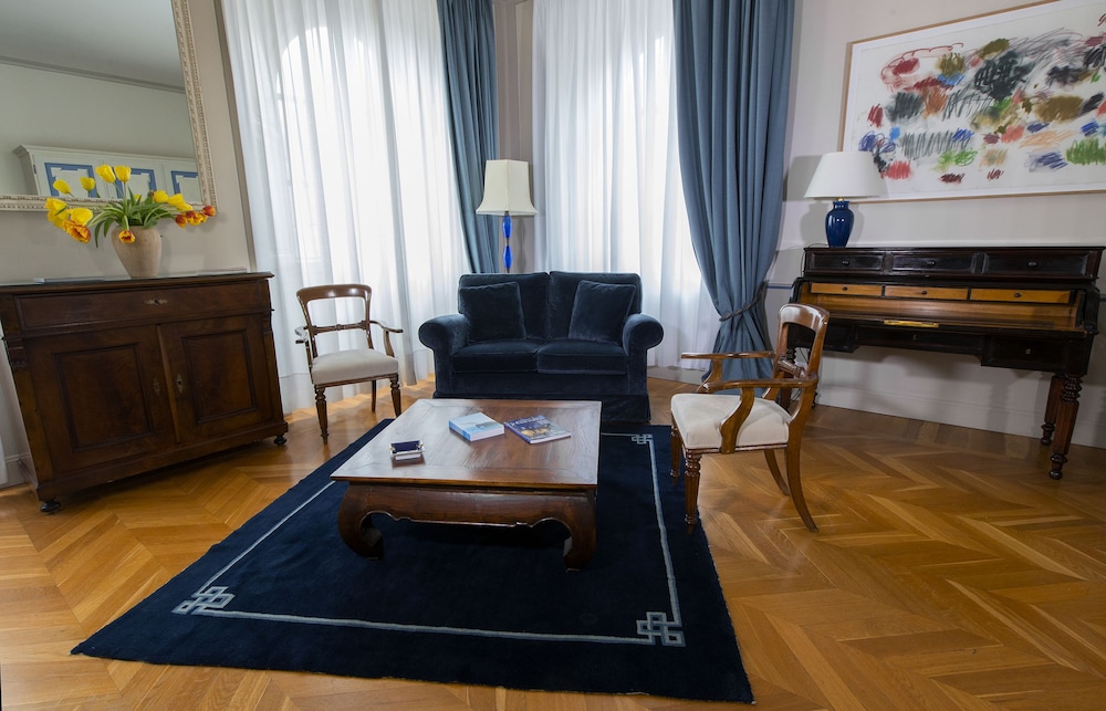 Albergo Pietrasanta 56/66