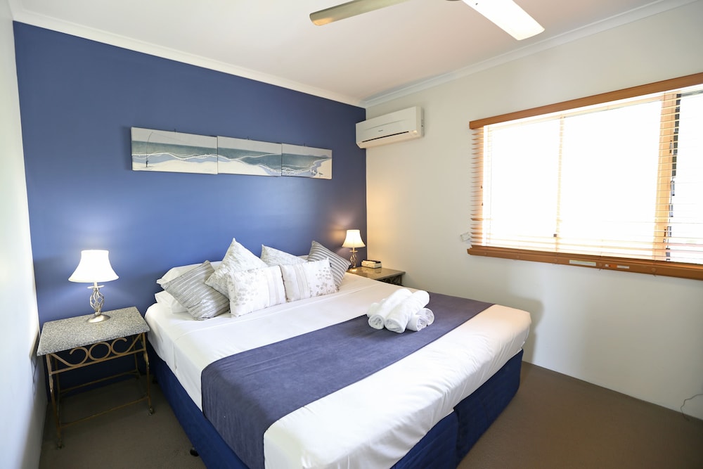 CAIRNS BEACH RESORT 7/49