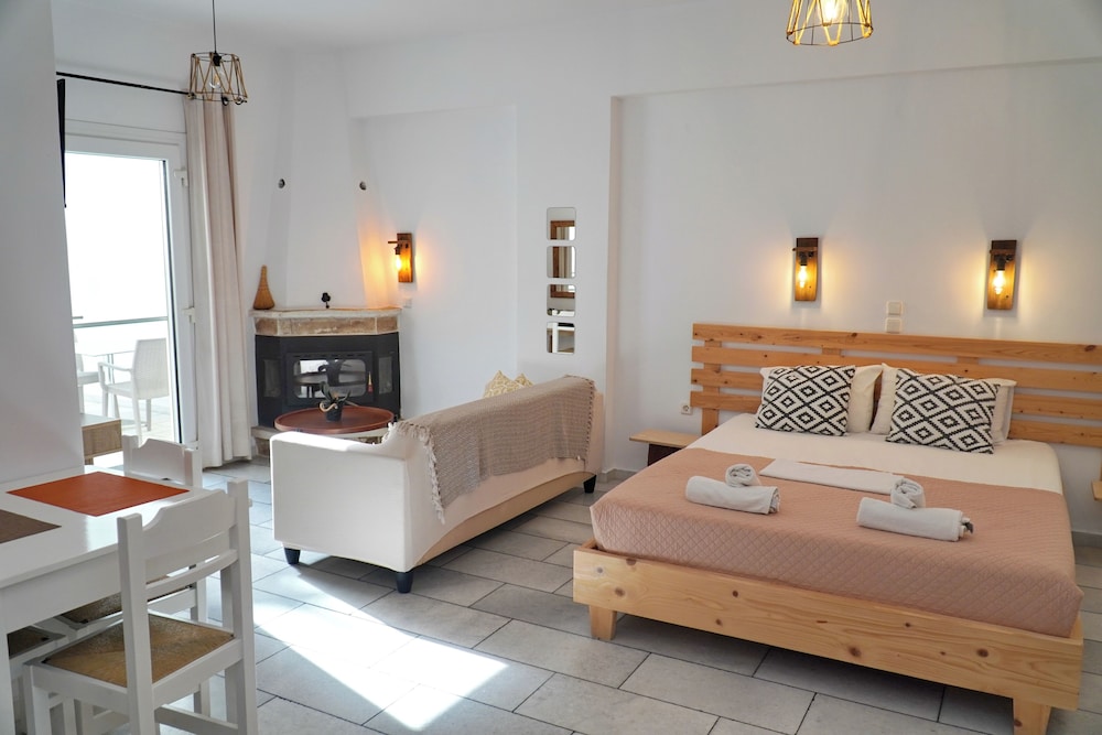 Camara Hotel 27/50