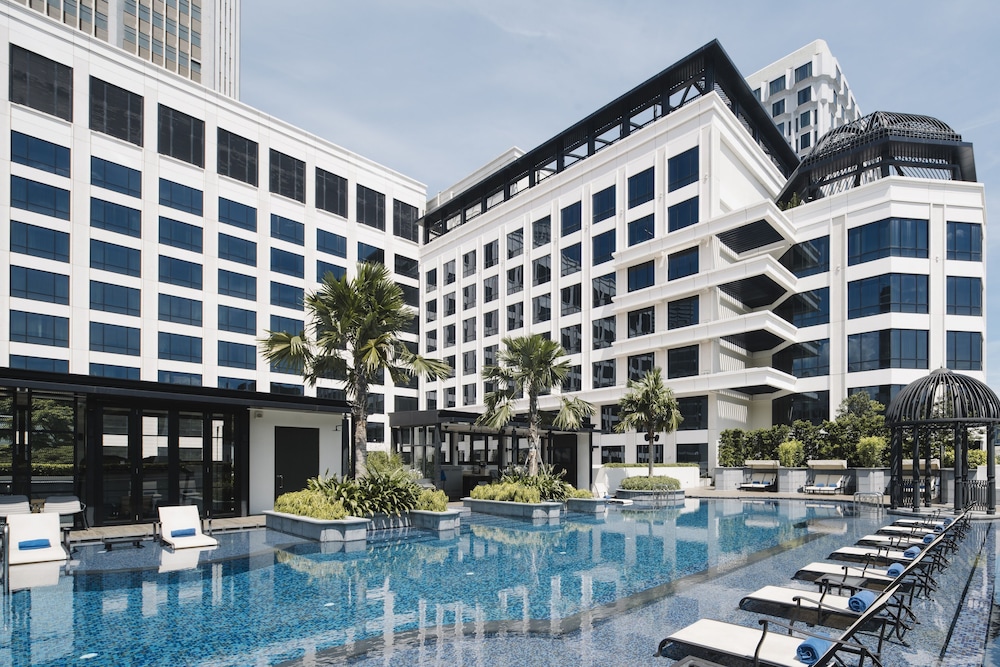 Grand Park City Hall 2/50