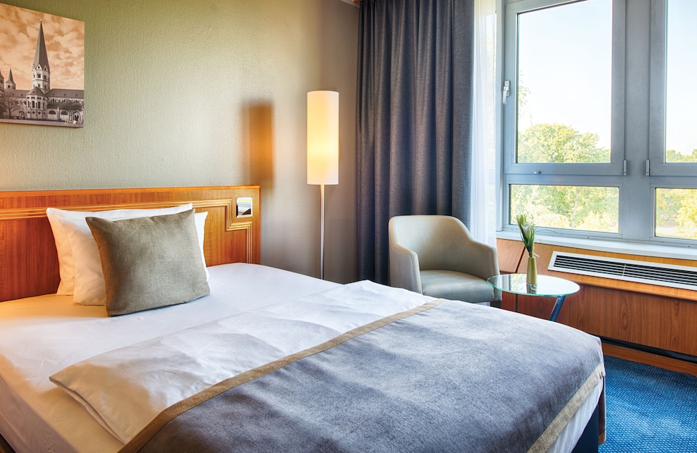 LEONARDO HOTEL KOLN BONN AIRPORT 8/57