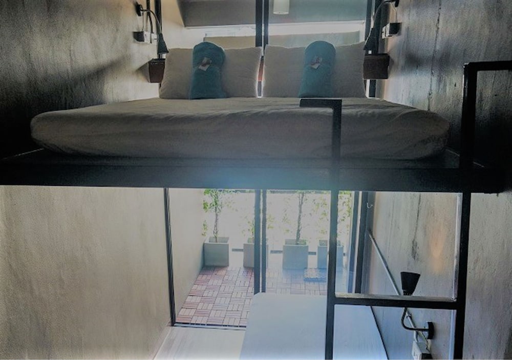 In A Box Hostel 46/65