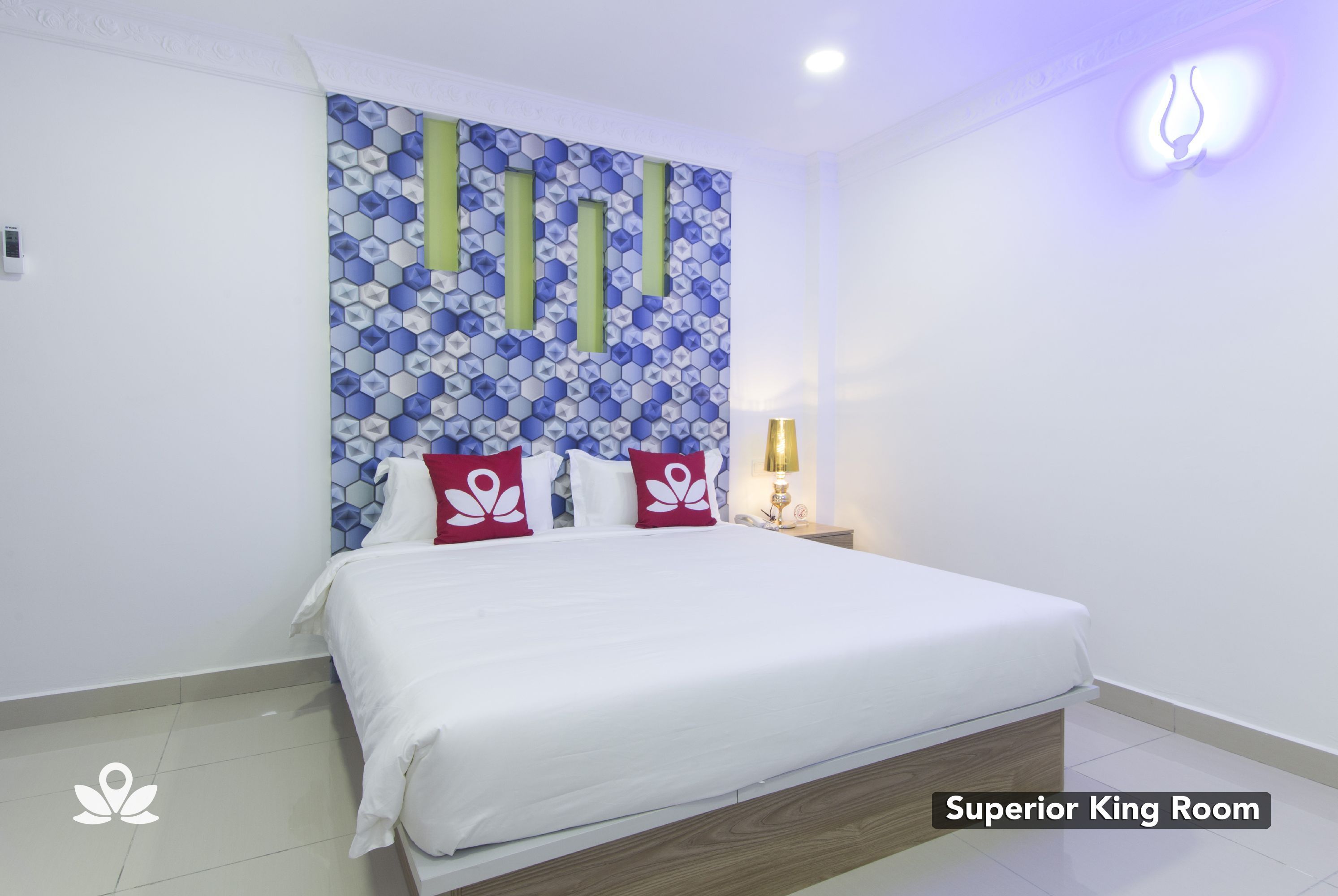 Zen Rooms Poorna Hotel 35/50