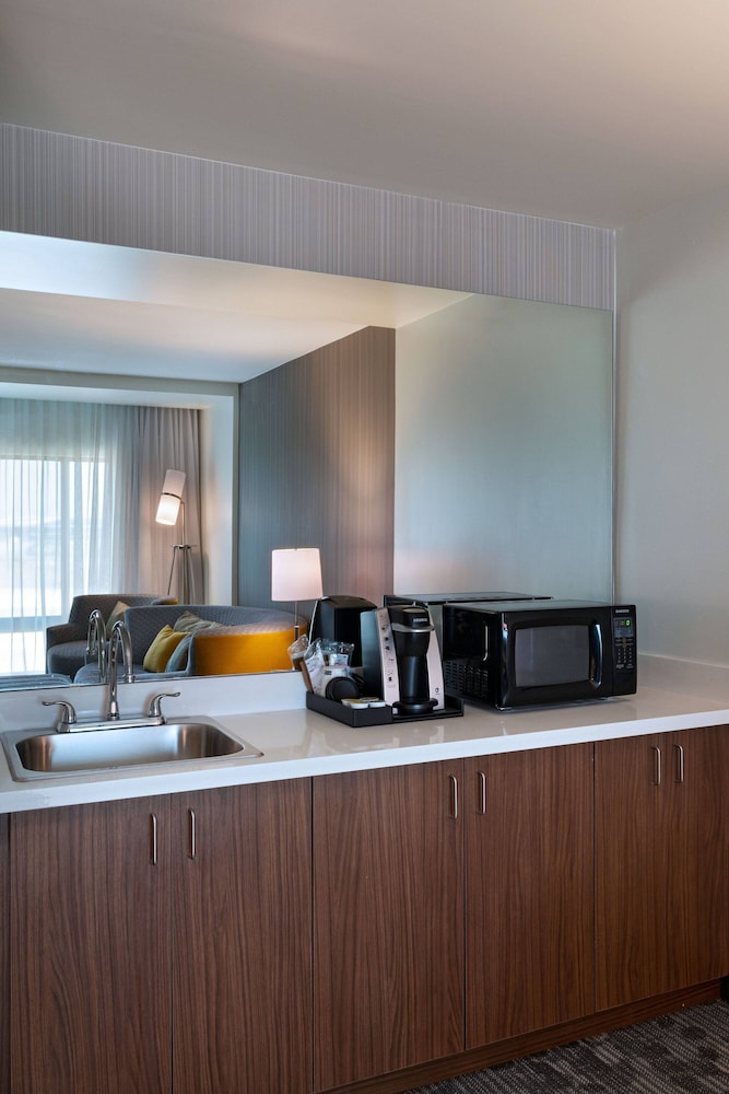 Courtyard by Marriott Dallas Grand Prairie 41/44