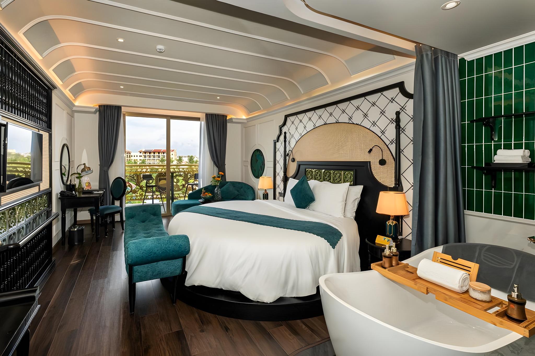 Signature, Suite, Balcony