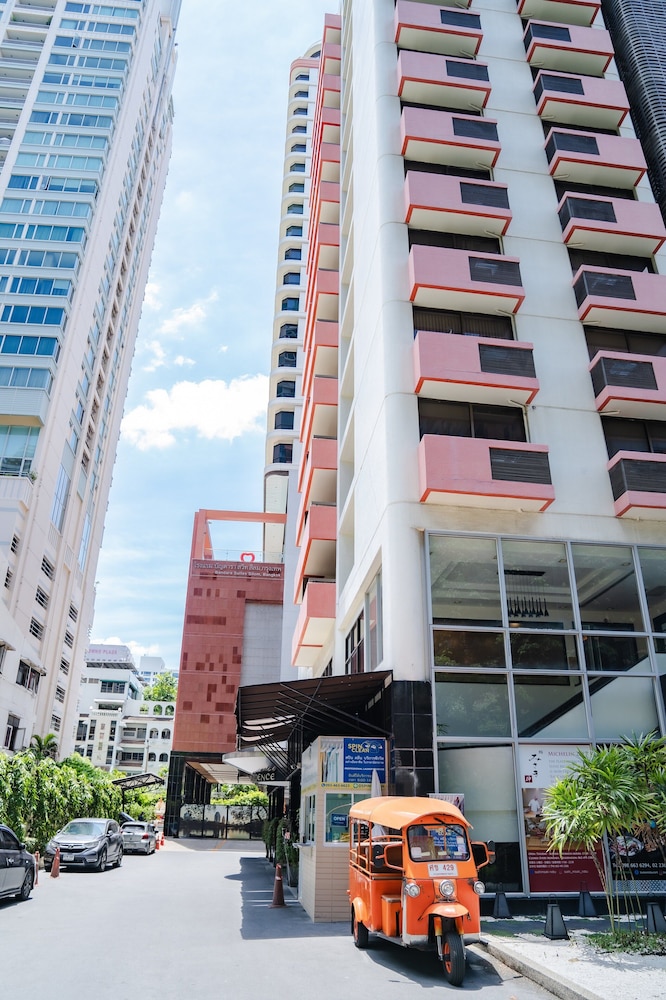 Bandara Silom Suites, Bangkok 70/78