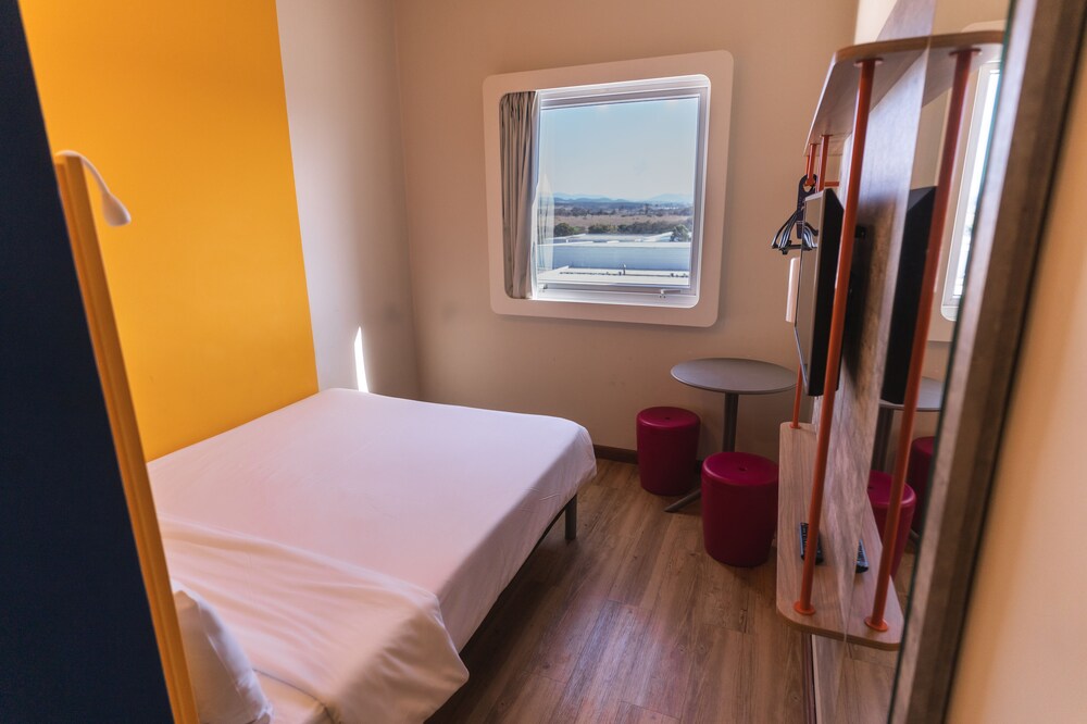 Ibis Budget - Circuito da Fe 19/50
