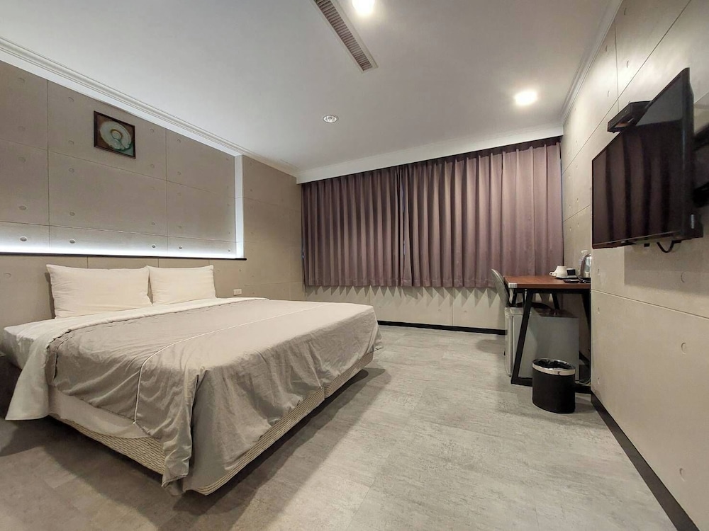 DELUXE, DOUBLE BED