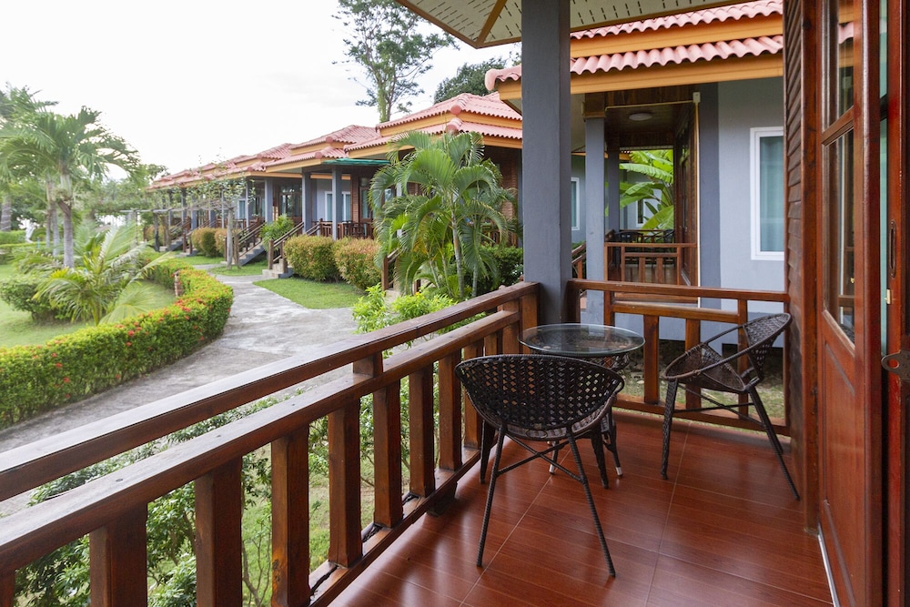 Lanta Lapaya Resort 57/59