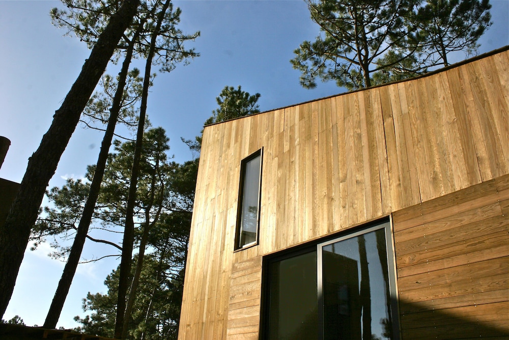 Bukubaki Eco Surf Resort in PENICHE