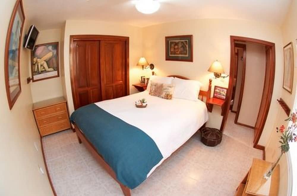 1 BEDROOM, SUITE, OCEAN FRONT