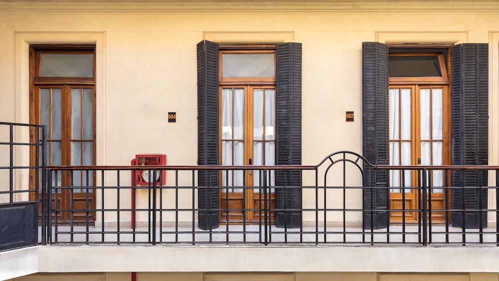 MILHOUSE HOSTEL AVENUE 26/65