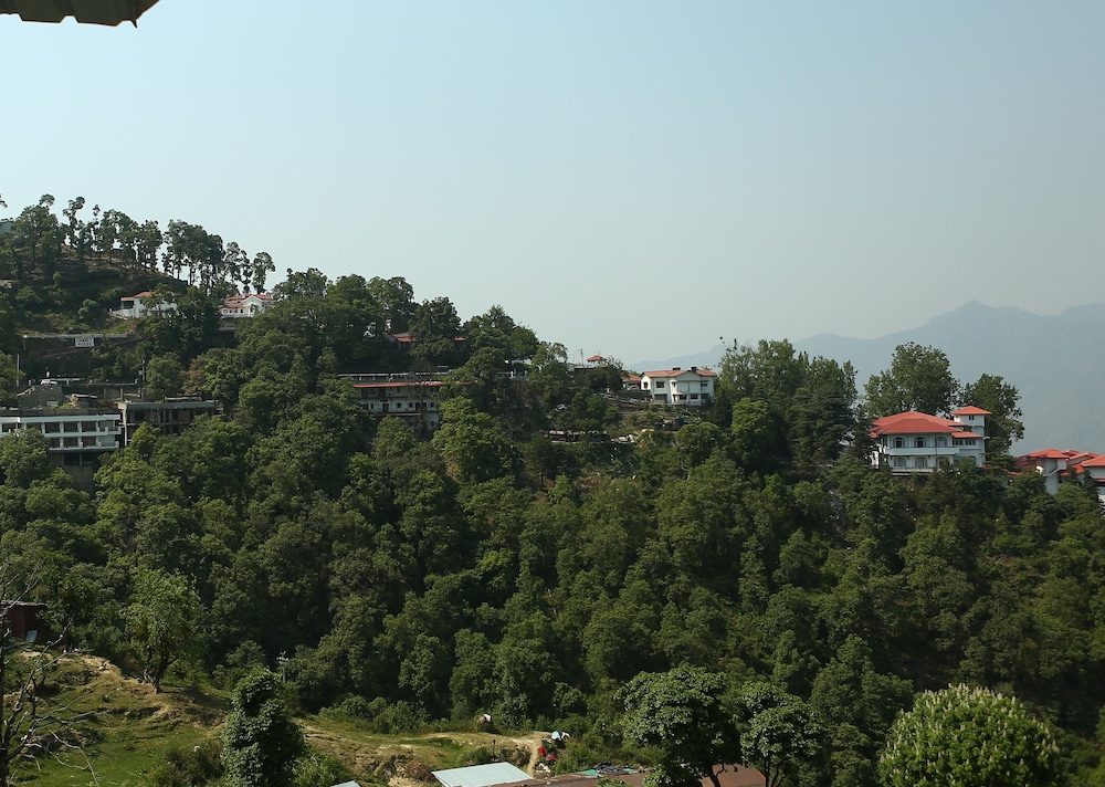 Oyo Rooms Mussoorie Library 32/38