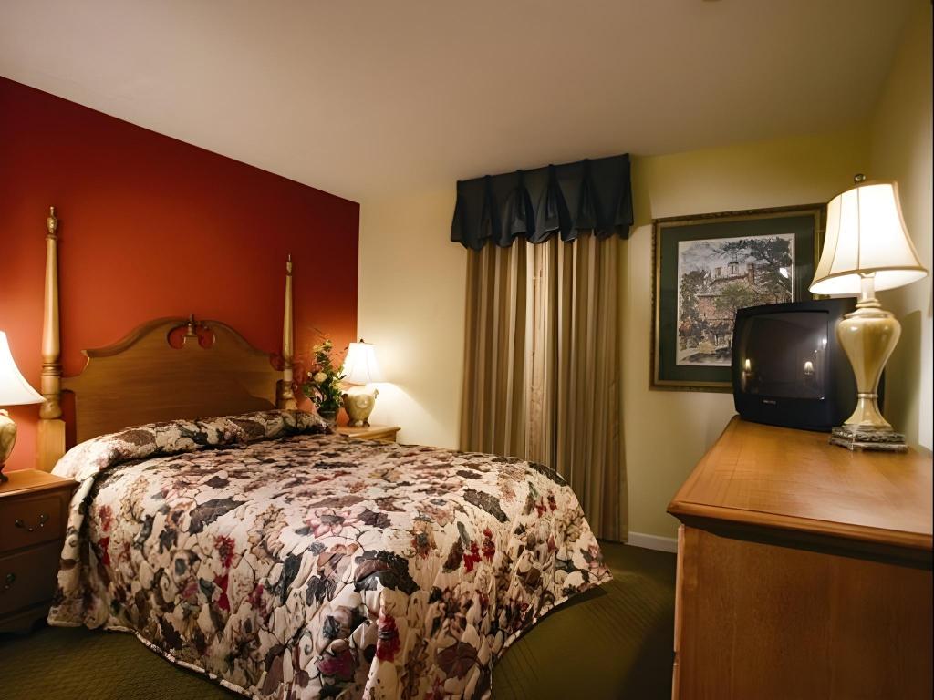 2 BEDROOMS