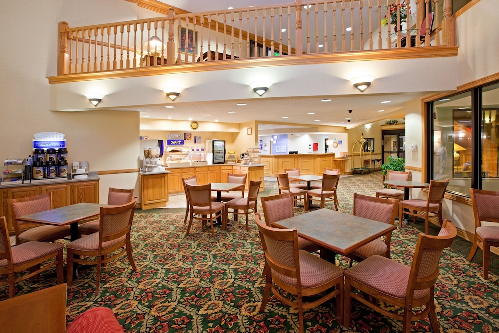 Holiday Inn Express Washington 38/45