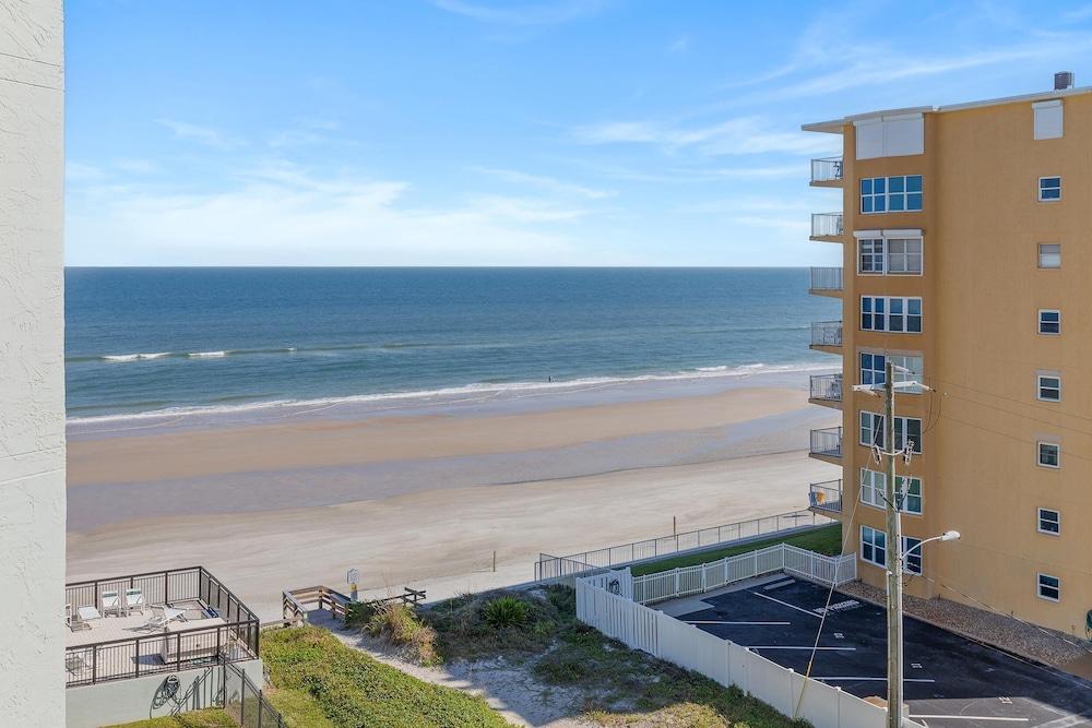 Ocean Trillium Suites 41/50