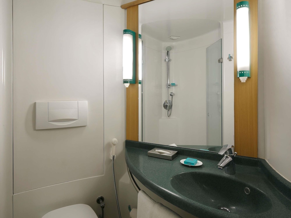 Ibis Pune Viman Nagar 67/68