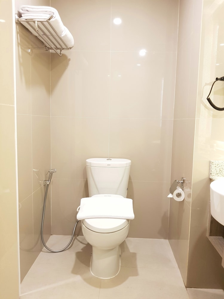 eL Hotel Yogyakarta Malioboro 64/66