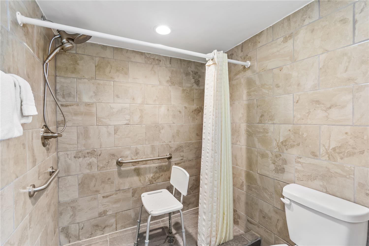 Americas Best Value Inn & Suites Williamstown 57/61