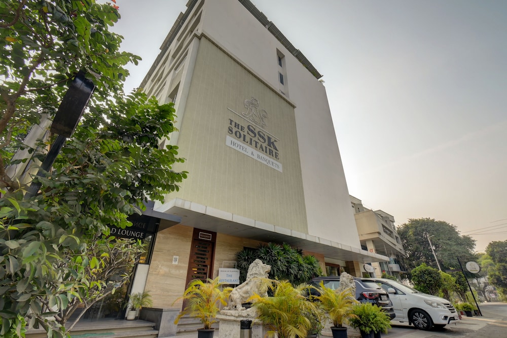 The Ssk Solitaire Hotel & Banquets 3/50