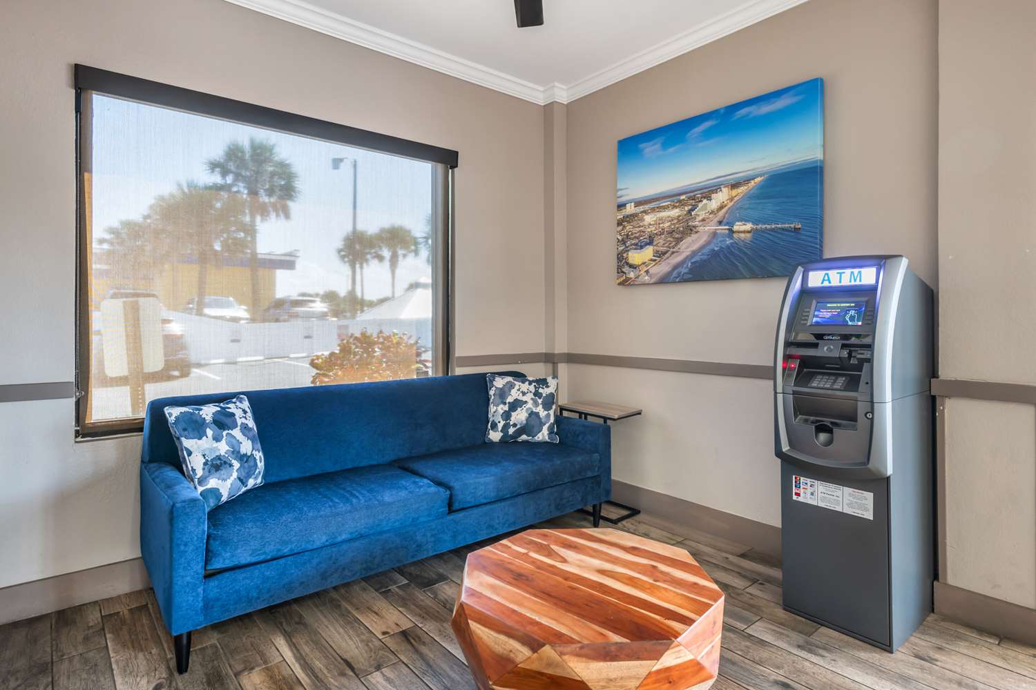 Comfort Inn and Suites Daytona Beach Oceanfront 26/42