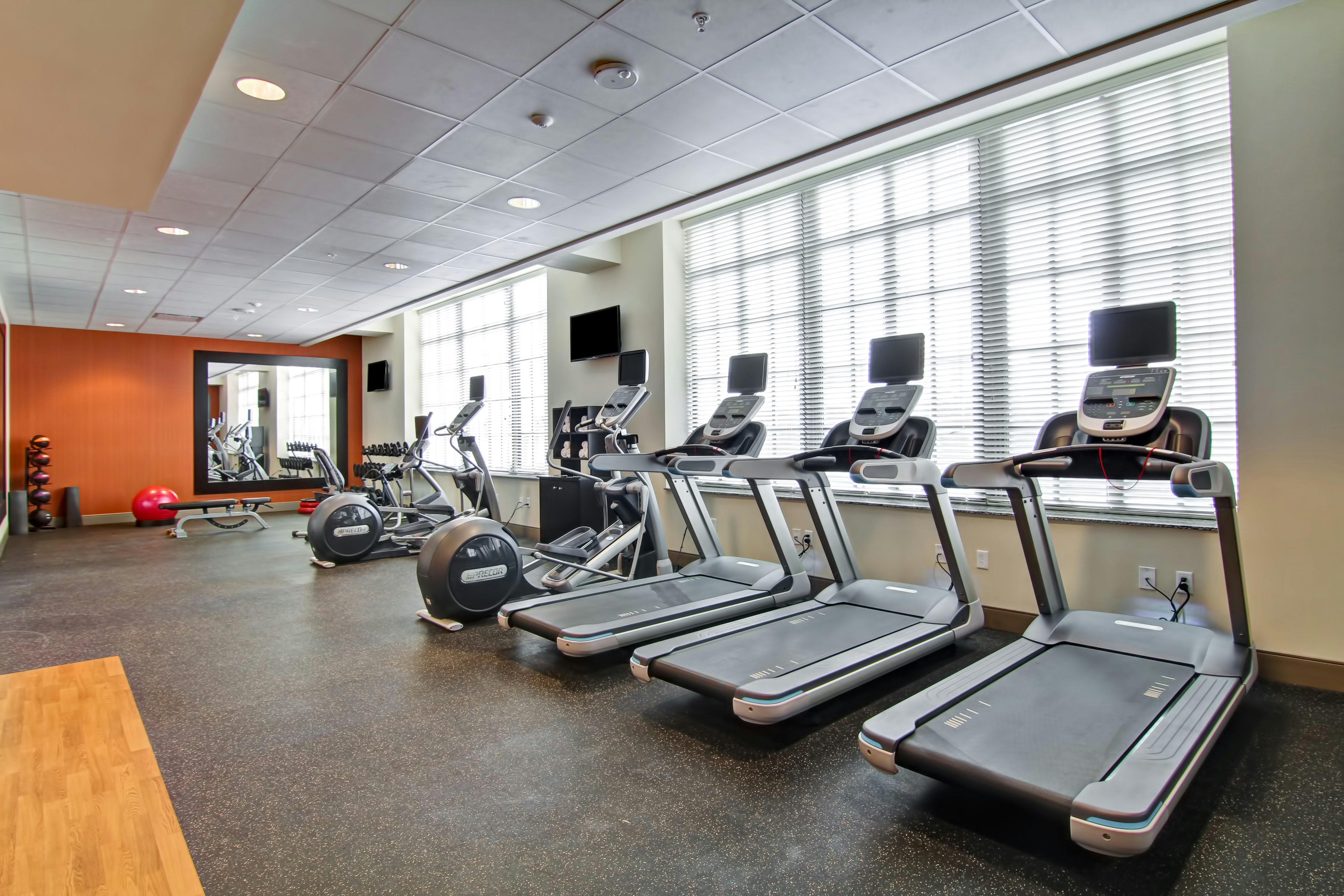 Hampton Inn Suites Cincinnati Downtown 36/72
