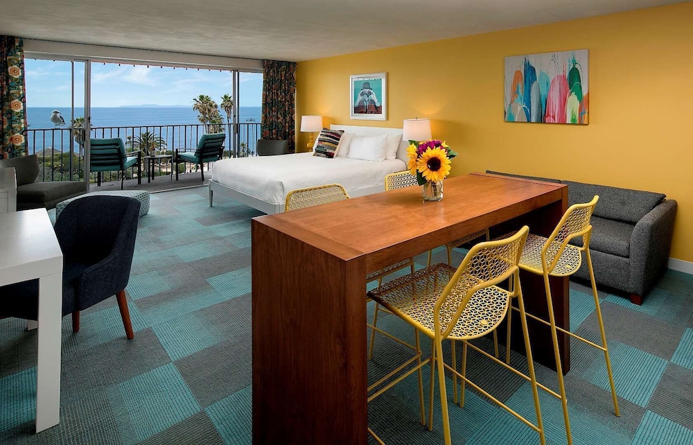 La Jolla Cove Suites 57/65