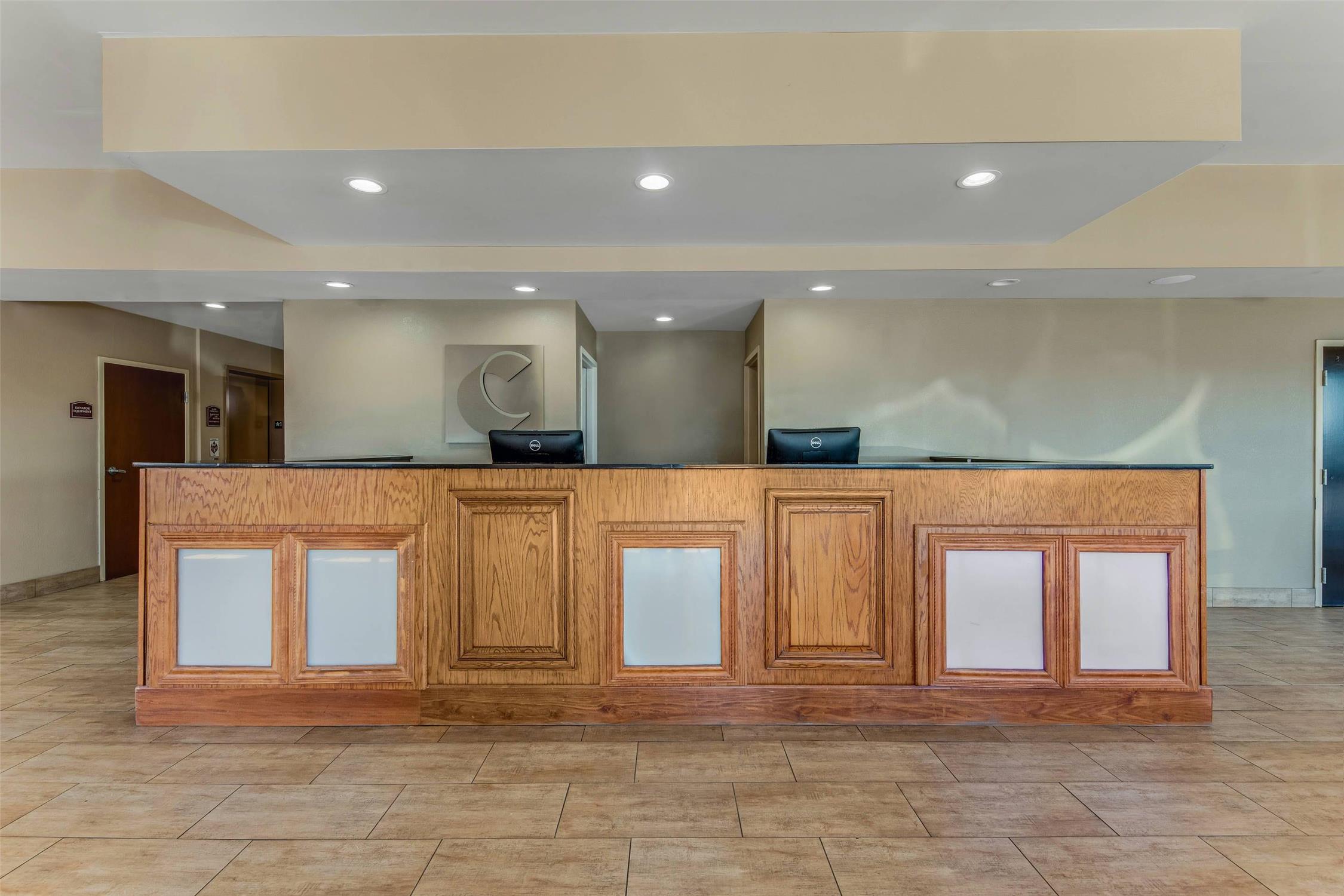 Comfort Suites Huntsville MidCity District at Research Park 4/19