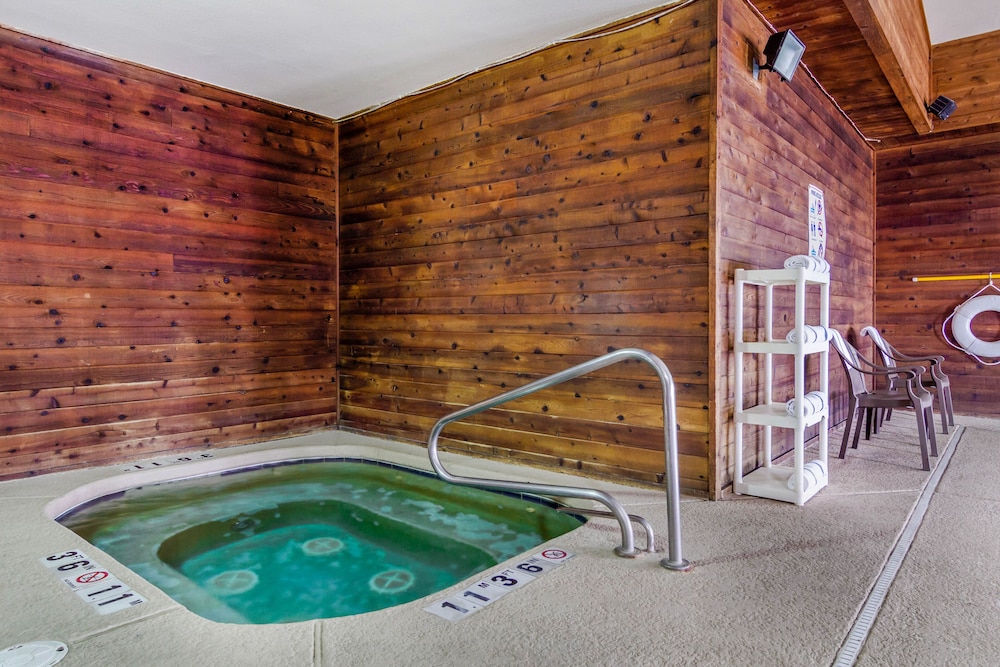 Comfort Inn & Suites Greeley, CO 24/54