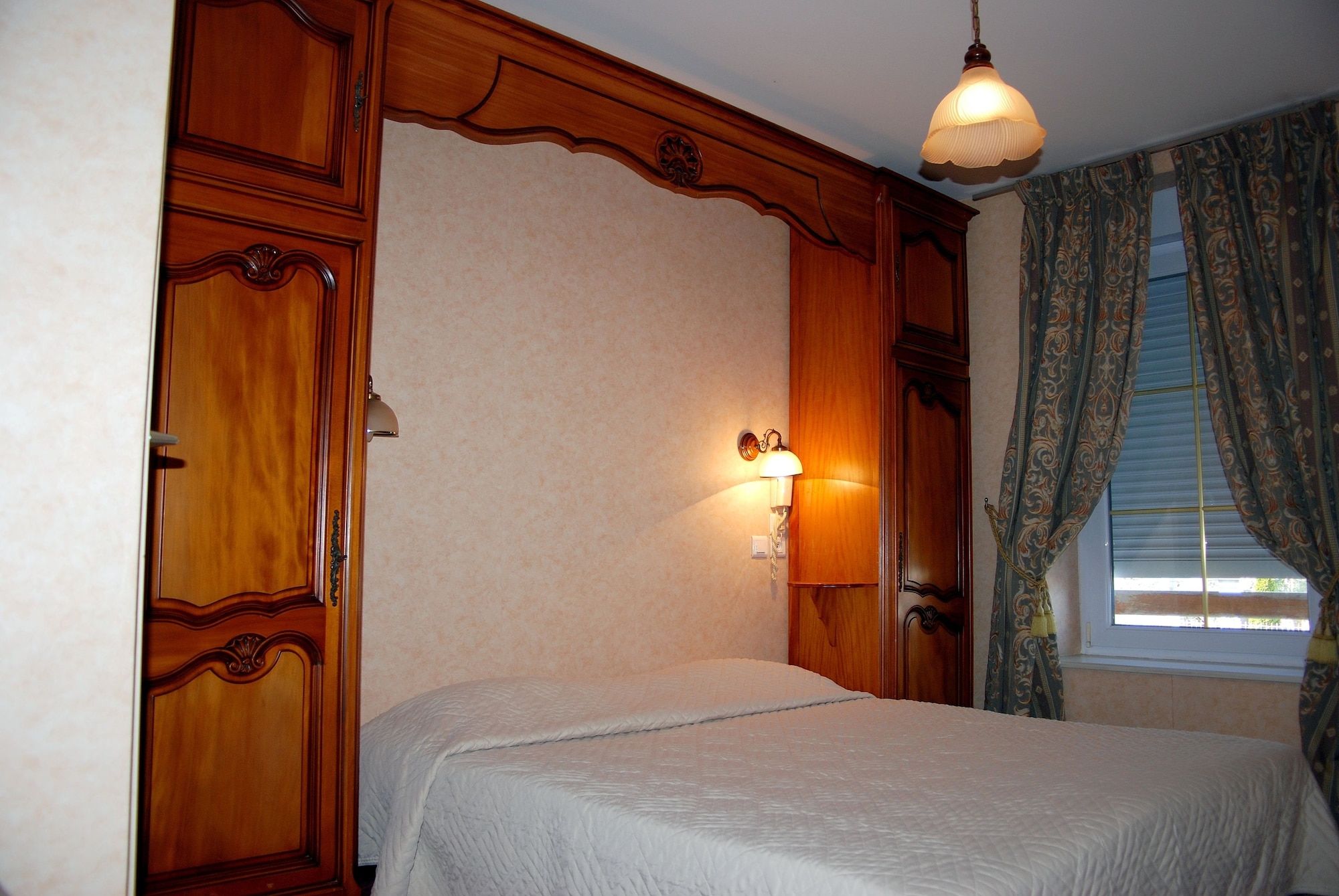 Basic, Double Bed