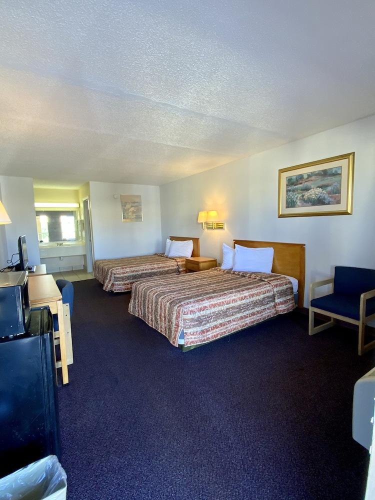 Royal Inn 13/19