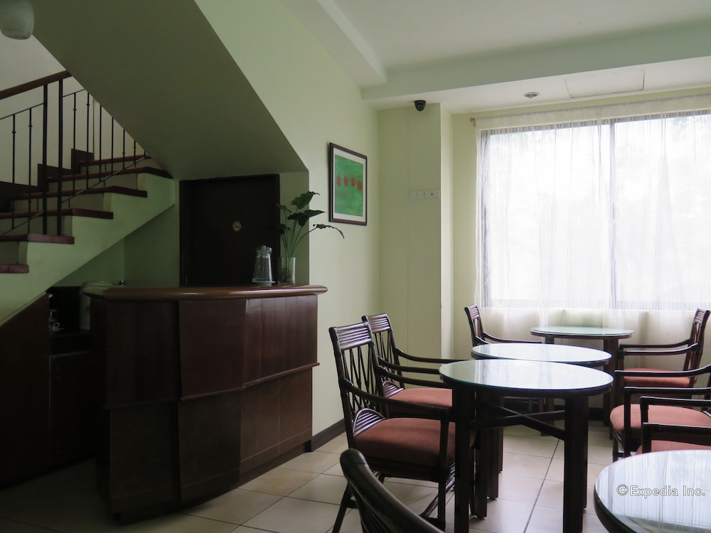 OYO 210 Apple Tree Suites 26/37