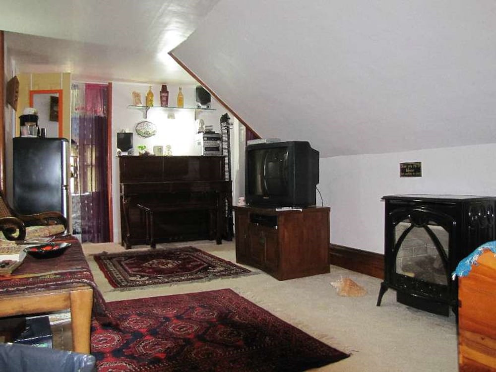 Oasis Bed and Breakfast 6/37