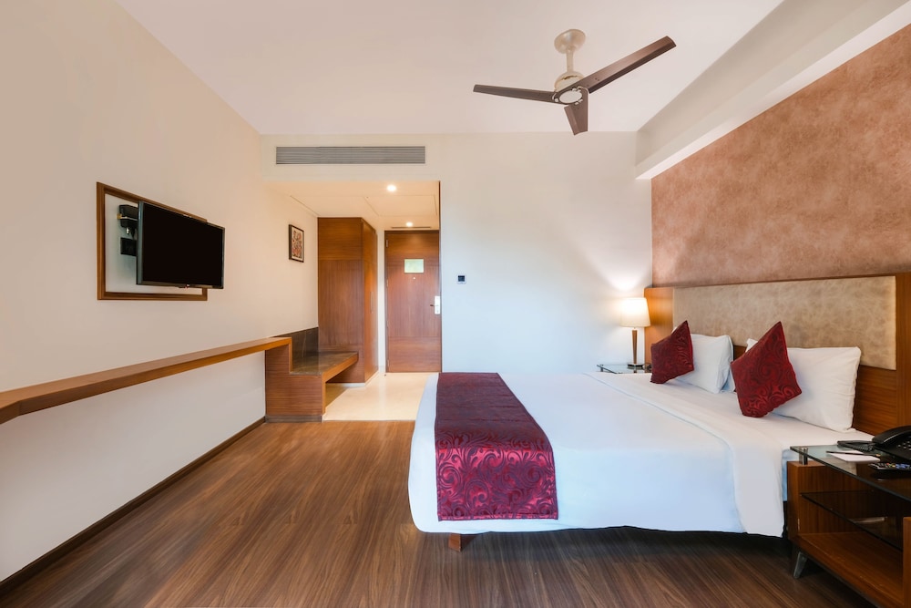 7 APPLE HOTEL VIMANNAGAR, PUNE 23/52