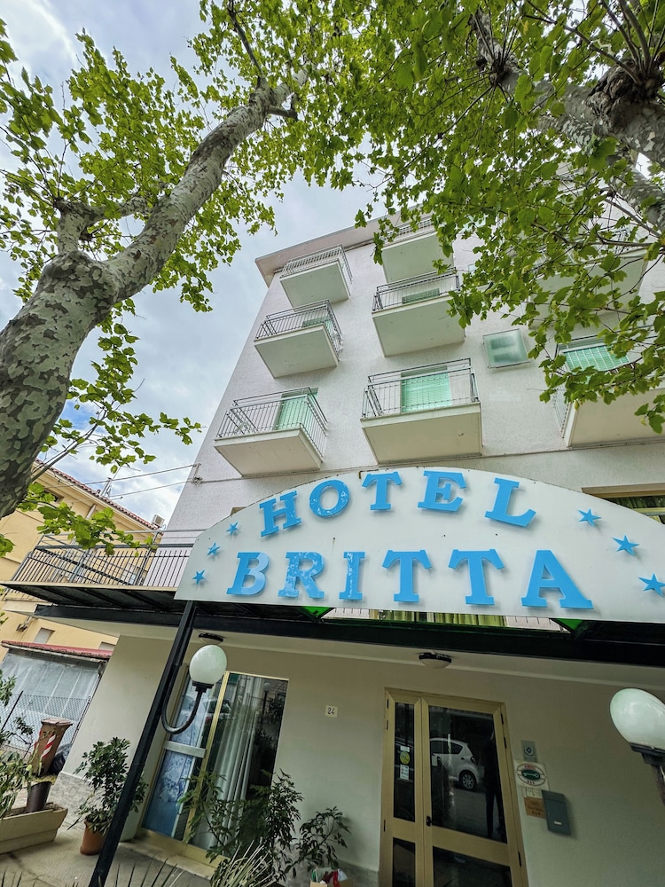 HOTEL BRITTA 20/26