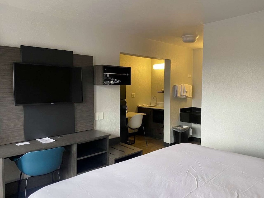 Studio6 Albuquerque, NM - Midtown 22/38