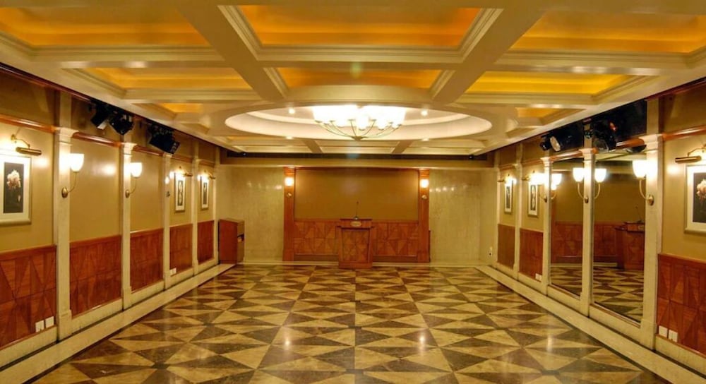 Silver Palace Hotel 6/24