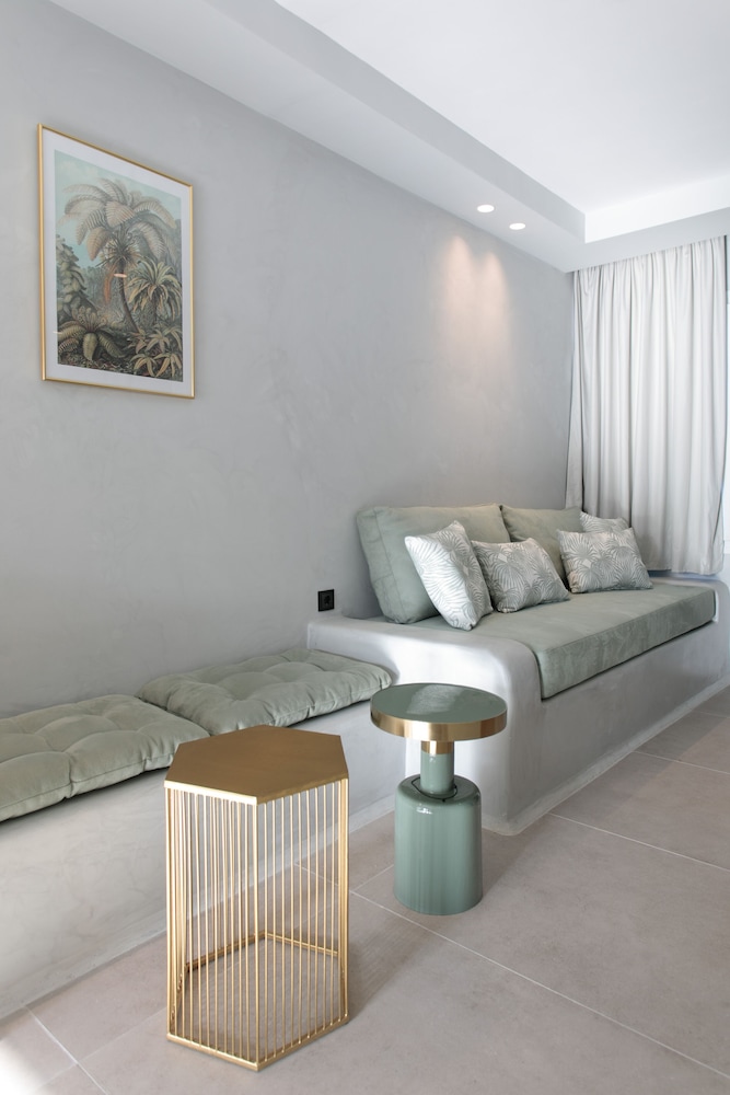 Iphimedeia Apartments Suites 56/75