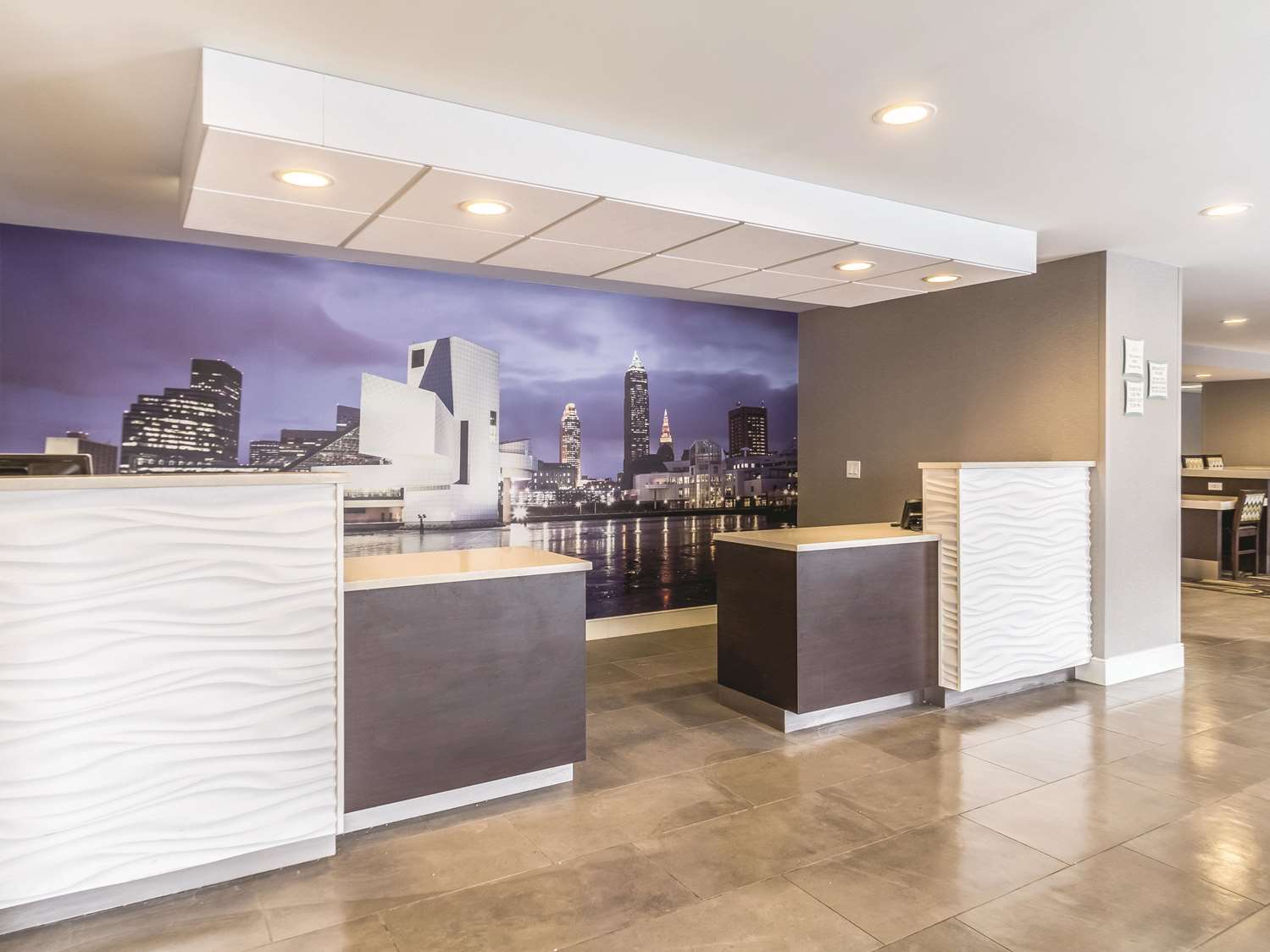 La Quinta Inn & Suites by Wyndham Cleveland - Airport North 5/44