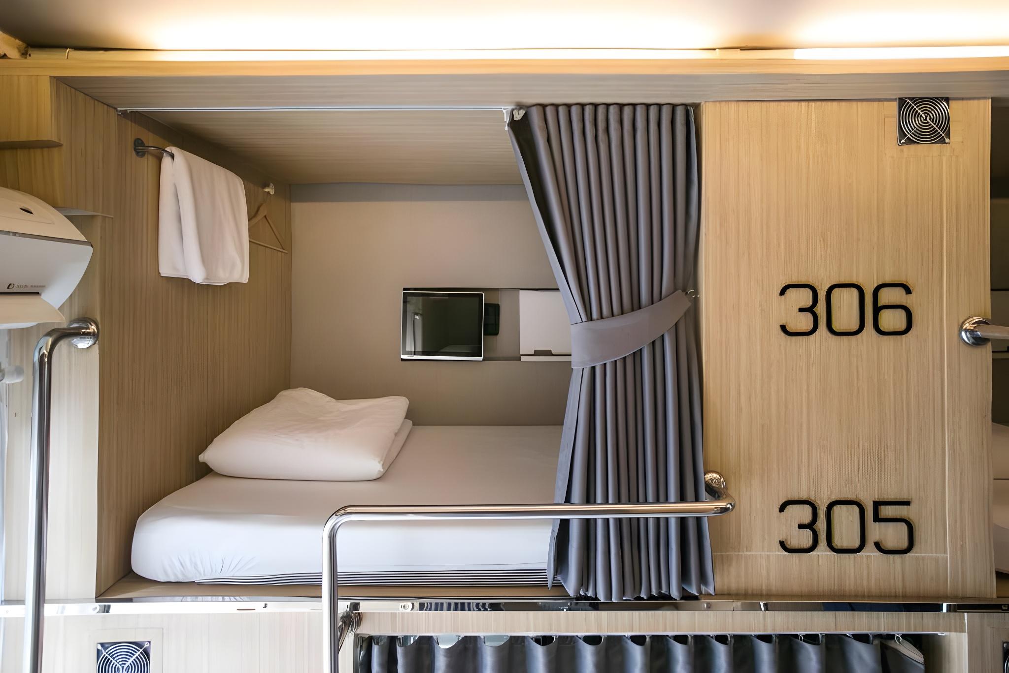 Sleeplab Hostel 35/57