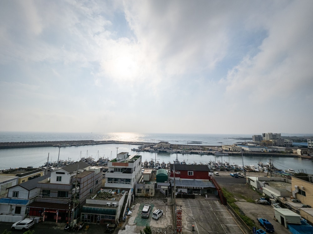 Jeju Moseulpo Hotel 36/54